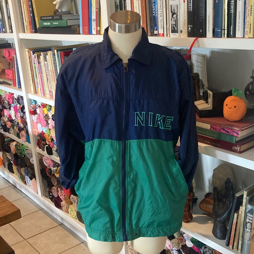 Vintage 90s Nike jacket Men's Navy and Teal Windbreaker 
Retro vantage Nike